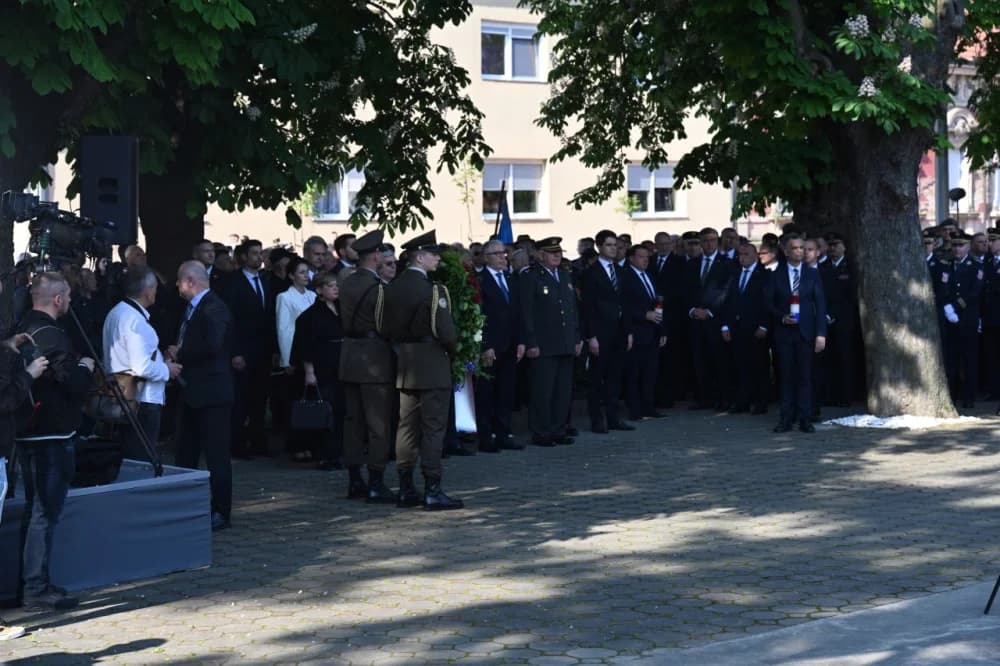 Brodsko-posavski čelnici na obilježavanju 30. obljetnice Vojno-redarstvene operacije ʼBljesakʼ u Okučanima