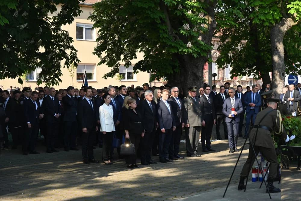 Brodsko-posavski čelnici na obilježavanju 30. obljetnice Vojno-redarstvene operacije ʼBljesakʼ u Okučanima