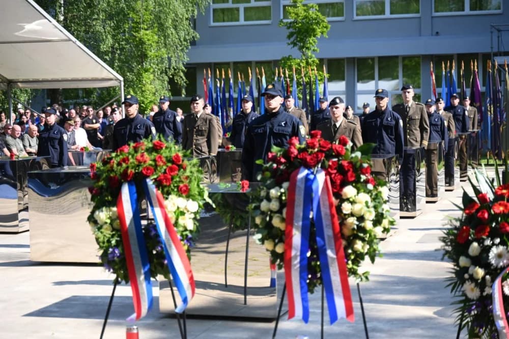 Brodsko-posavski čelnici na obilježavanju 30. obljetnice Vojno-redarstvene operacije ʼBljesakʼ u Okučanima