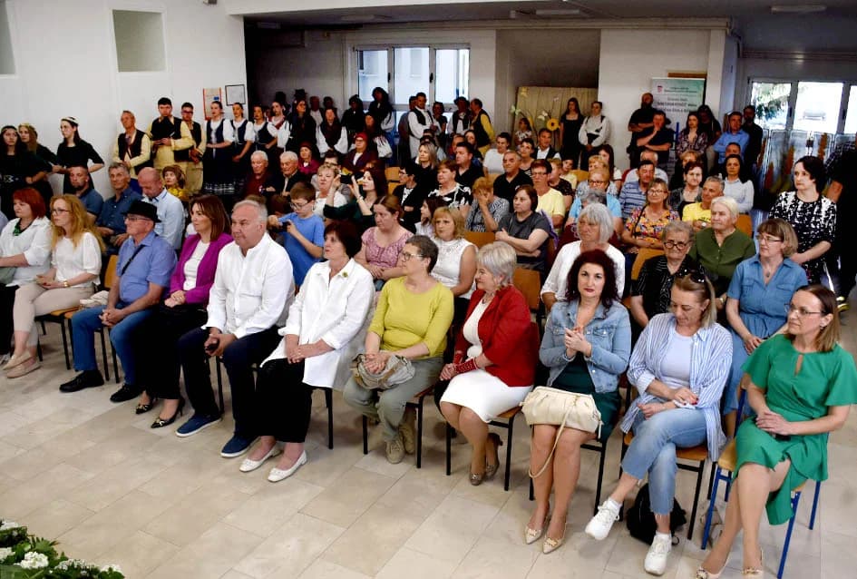 KUD-ovci iz Donjih Andrijevaca bili posebni gosti u susjednoj županiji na smotri „Pivaj diko ja ću ti polagat“