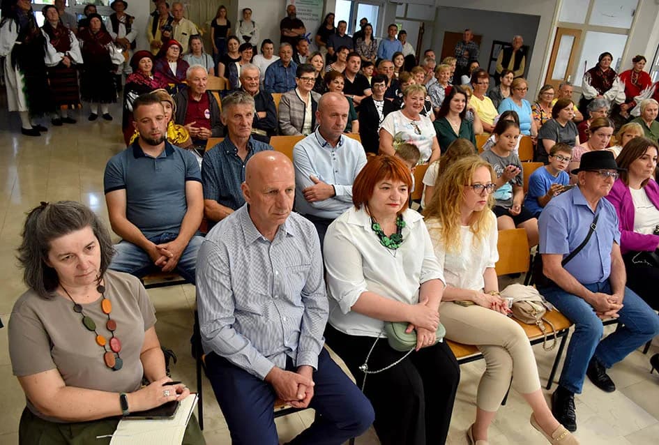 KUD-ovci iz Donjih Andrijevaca bili posebni gosti u susjednoj županiji na smotri „Pivaj diko ja ću ti polagat“
