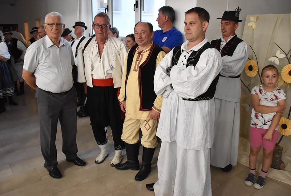 KUD-ovci iz Donjih Andrijevaca bili posebni gosti u susjednoj županiji na smotri „Pivaj diko ja ću ti polagat“