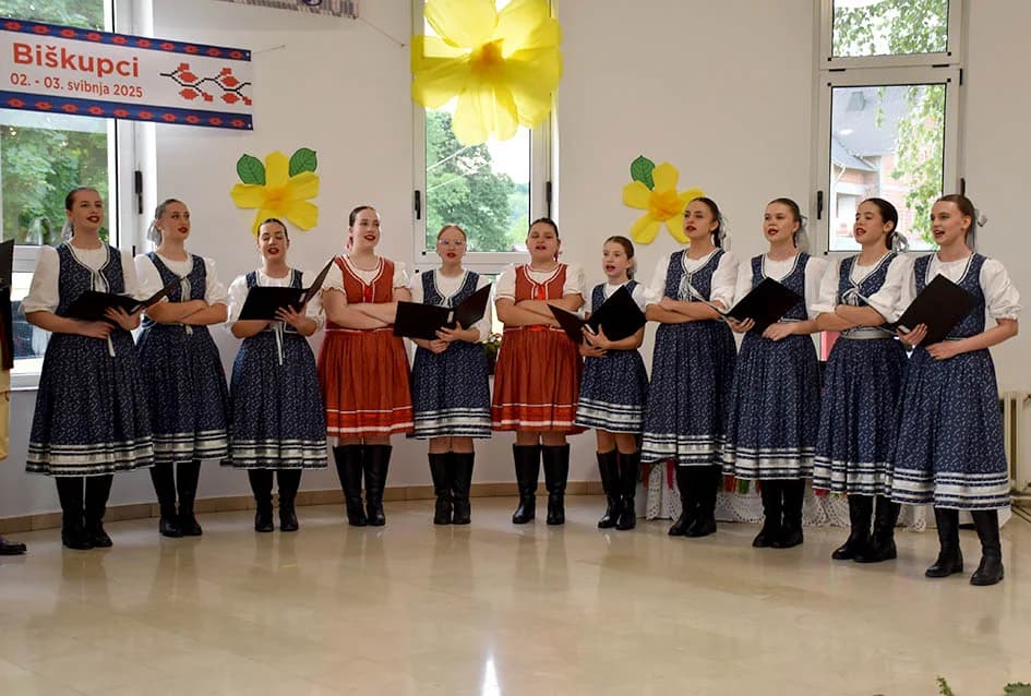 KUD-ovci iz Donjih Andrijevaca bili posebni gosti u susjednoj županiji na smotri „Pivaj diko ja ću ti polagat“