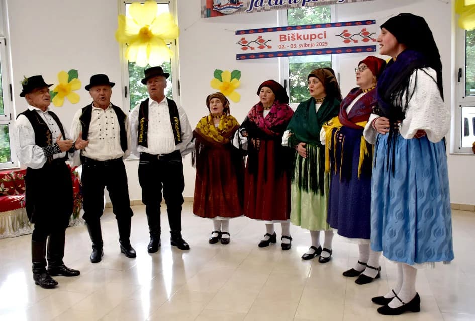 KUD-ovci iz Donjih Andrijevaca bili posebni gosti u susjednoj županiji na smotri „Pivaj diko ja ću ti polagat“