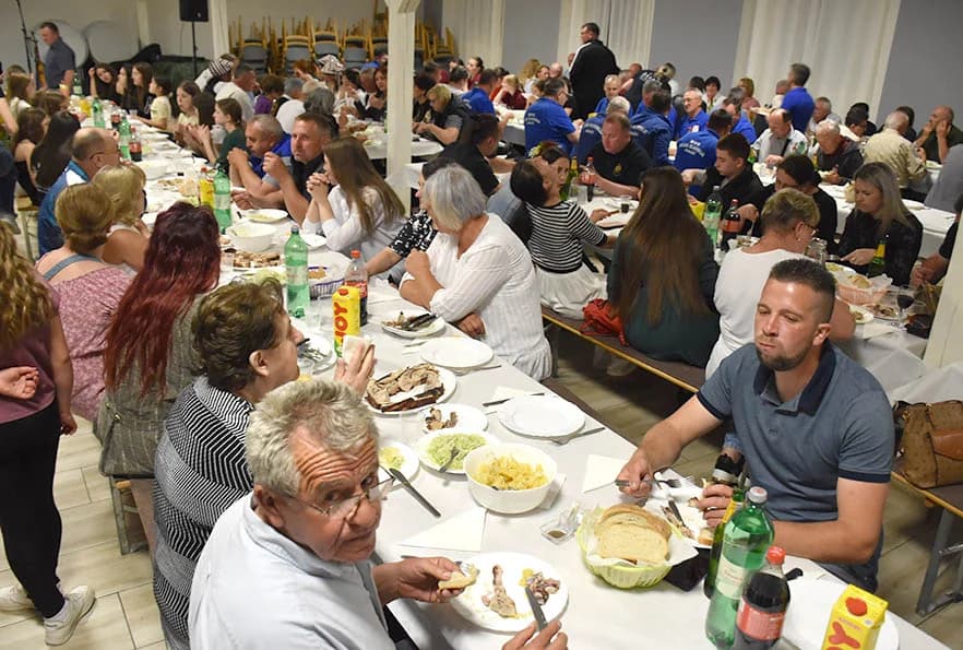 KUD-ovci iz Donjih Andrijevaca bili posebni gosti u susjednoj županiji na smotri „Pivaj diko ja ću ti polagat“