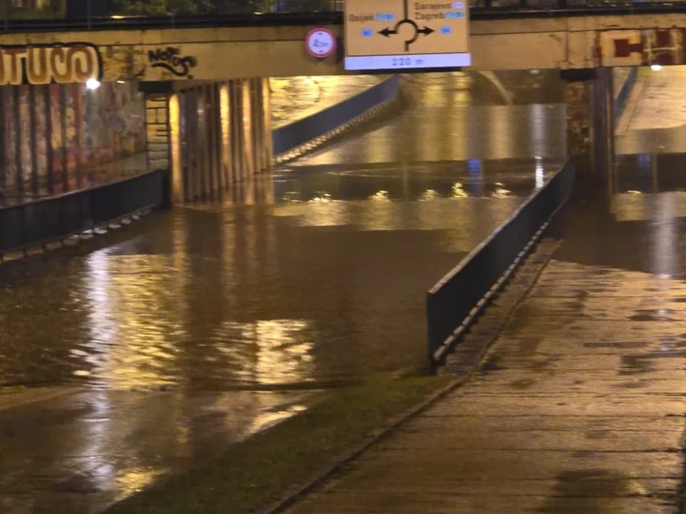 Poplavljeni podvožnjak u Sl. Brodu opet pobijedio gradonačelnika Dusparu!