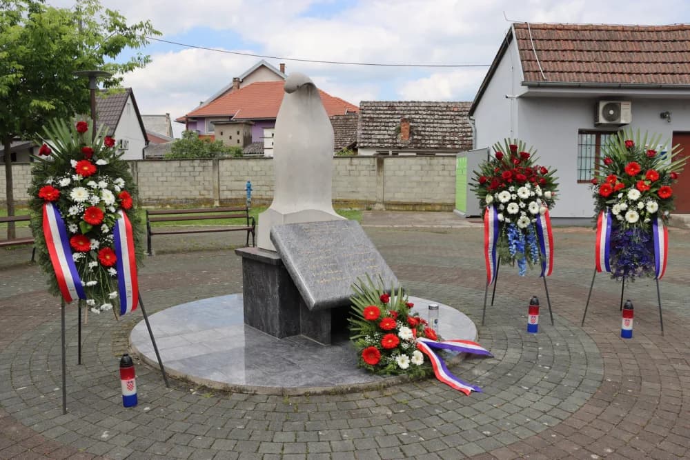 Polaganjem vijenaca započelo obilježavanje Dana općine Gornja Vrba