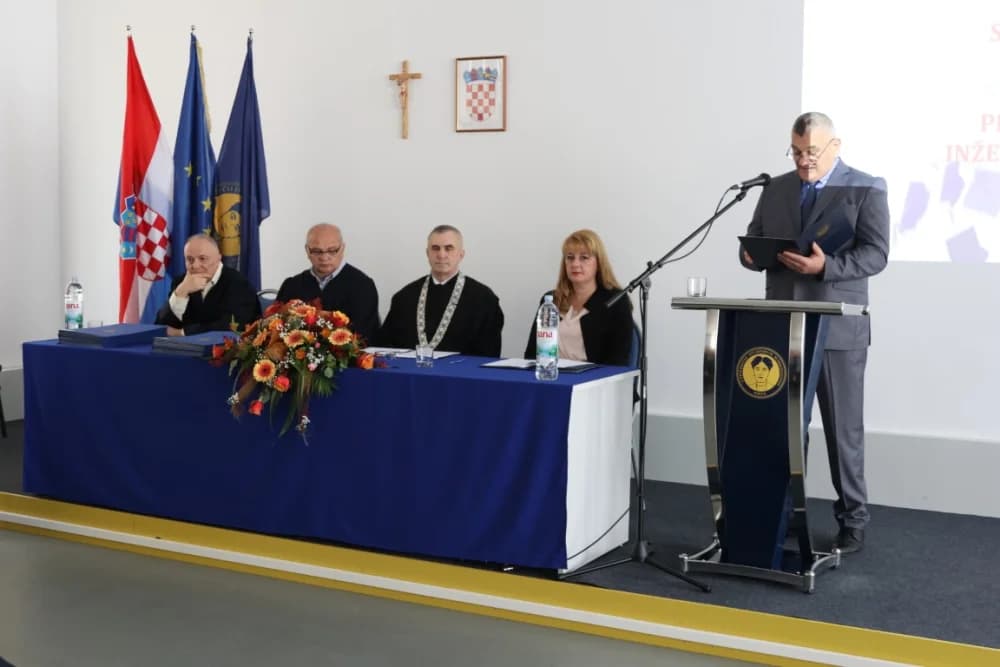 Velika svečanost: Promovirano 148 završnih studenata Sveučilišta u Slavonskom Brodu