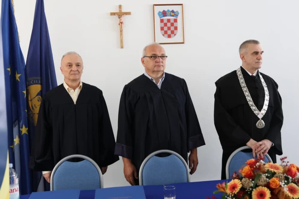 Velika svečanost: Promovirano 148 završnih studenata Sveučilišta u Slavonskom Brodu