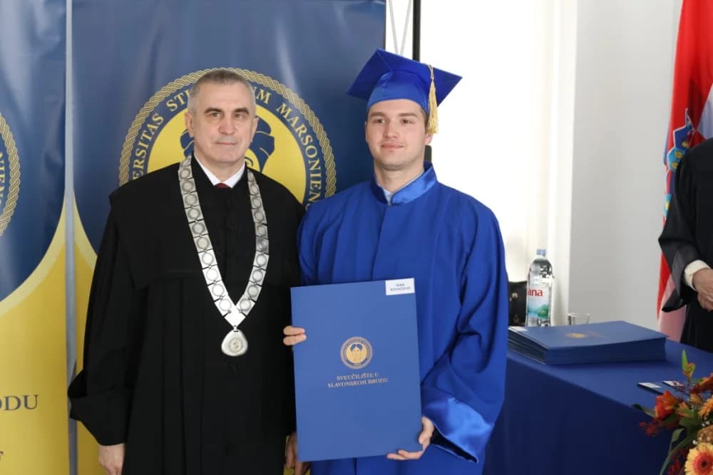 Velika svečanost: Promovirano 148 završnih studenata Sveučilišta u Slavonskom Brodu