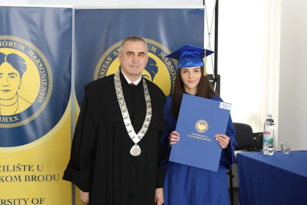 Velika svečanost: Promovirano 148 završnih studenata Sveučilišta u Slavonskom Brodu