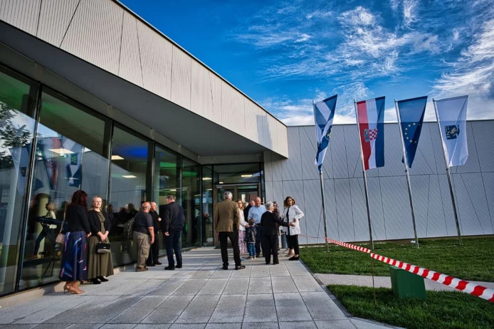 U Muzeju Brodskog Posavlja otvorena izložba ʼBljesakʼ