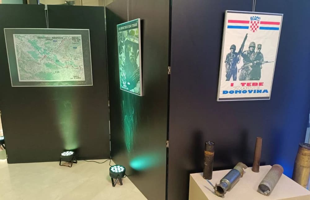 U Muzeju Brodskog Posavlja otvorena izložba ʼBljesakʼ
