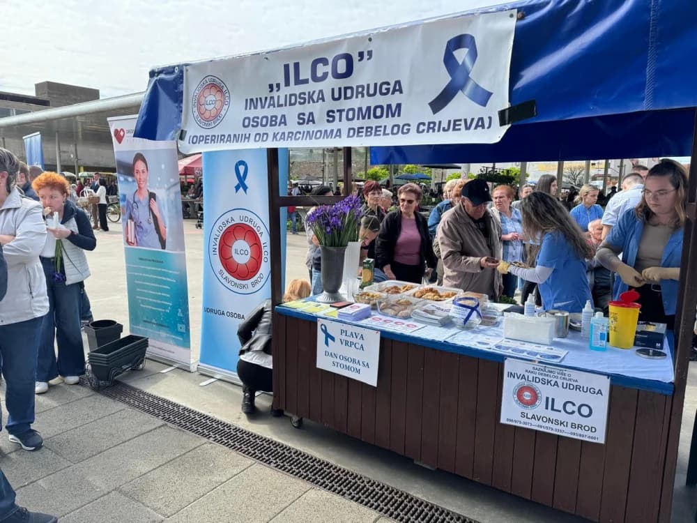 Obilježen Dan plavog irisa na Gradskoj tržnici u Slavonskom Brodu
