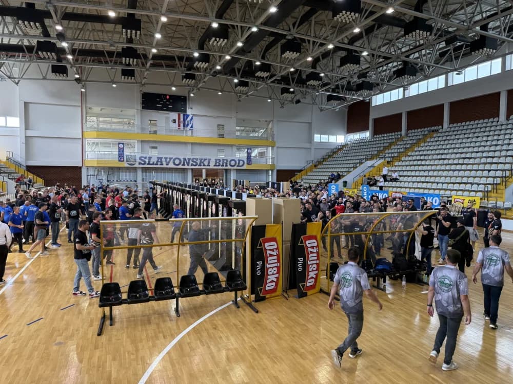 U Sportskoj dvorani Vijuš počelo 30. Ekipno prvenstvo Hrvatske u elektroničkom pikadu