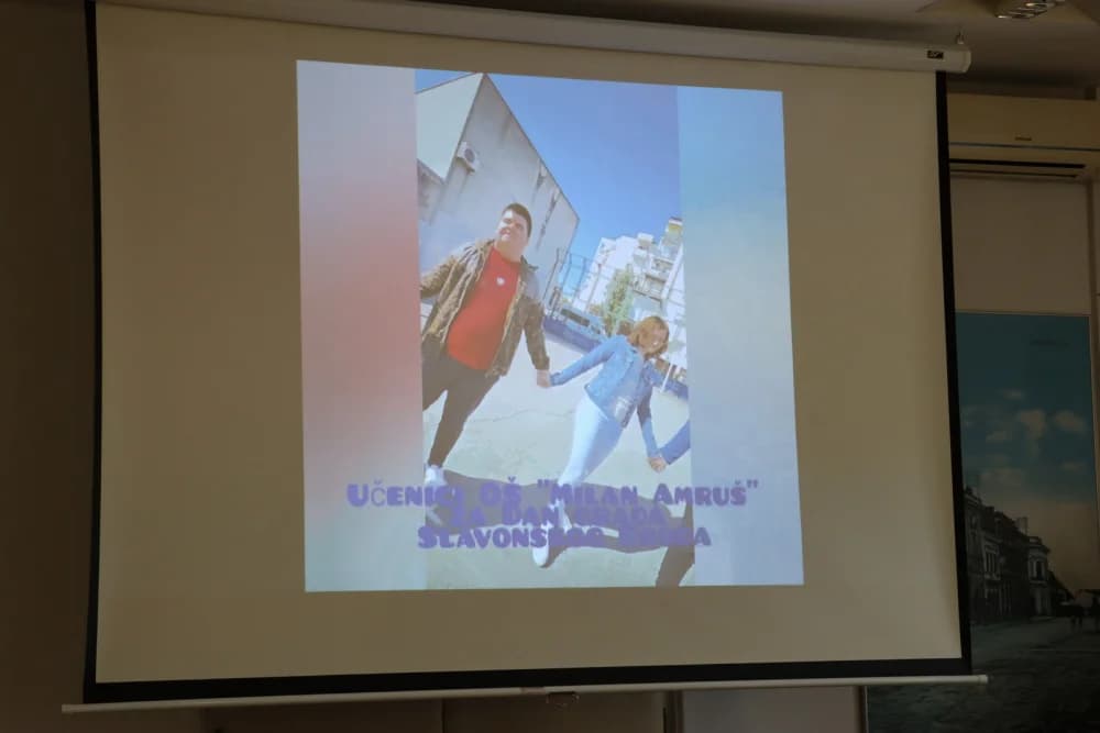 Učenici Osnovne škole ʼMilan Amrušʼ u posjeti Gradskoj Upravi