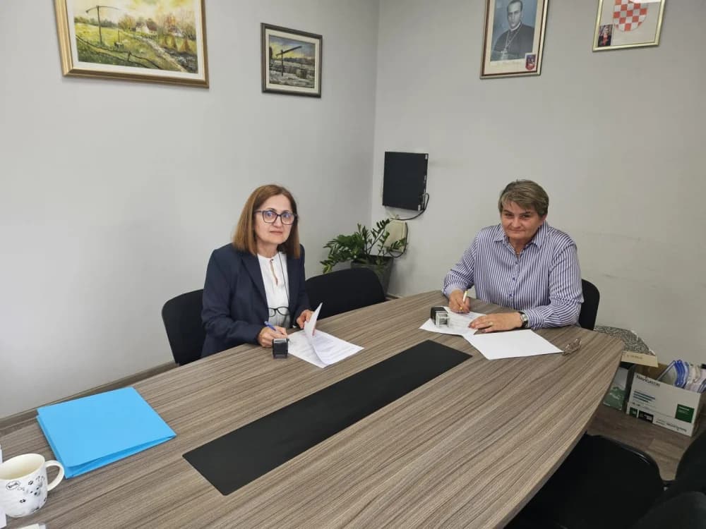 Potpisani ugovori za nove infrastrukturne projekte u Općini Vrpolje