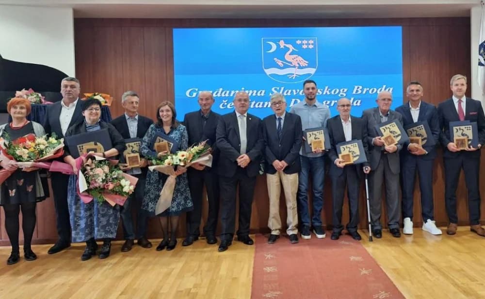 Svečana proslava Dana grada Slavonskog Broda; dodijeljena javna priznanja i nagrade