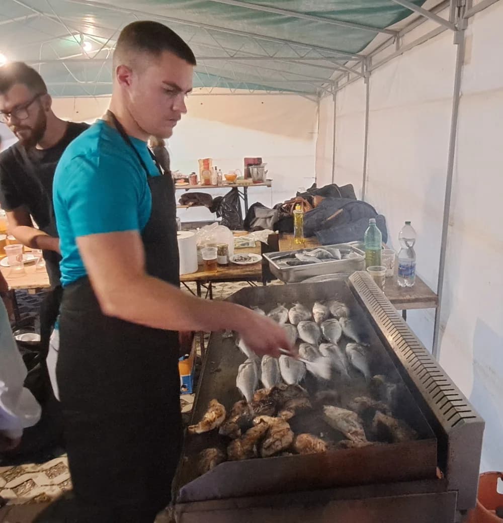 Gužva usred Sikirevca, ekipa iz Tribunja priredila feštu za pamćenje