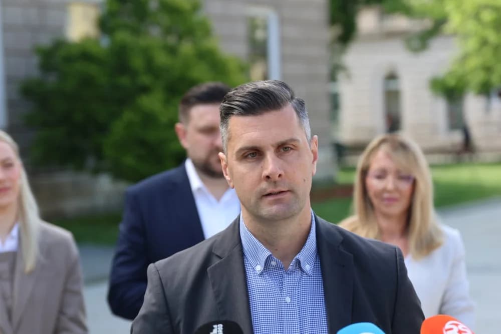 LOKALNI IZBORI 2025. Tomislav Tekić: „Slavonski Brod mora biti grad budućnosti, grad prilika u kojem će mladi ljudi dobro živjeti i u kojima će se moći dalje razvijati“
