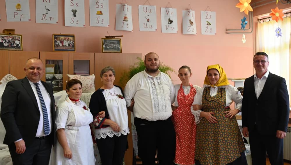 Svečano u Slavonskom Šamcu: 260 godina postojanja i rada osnovne škole