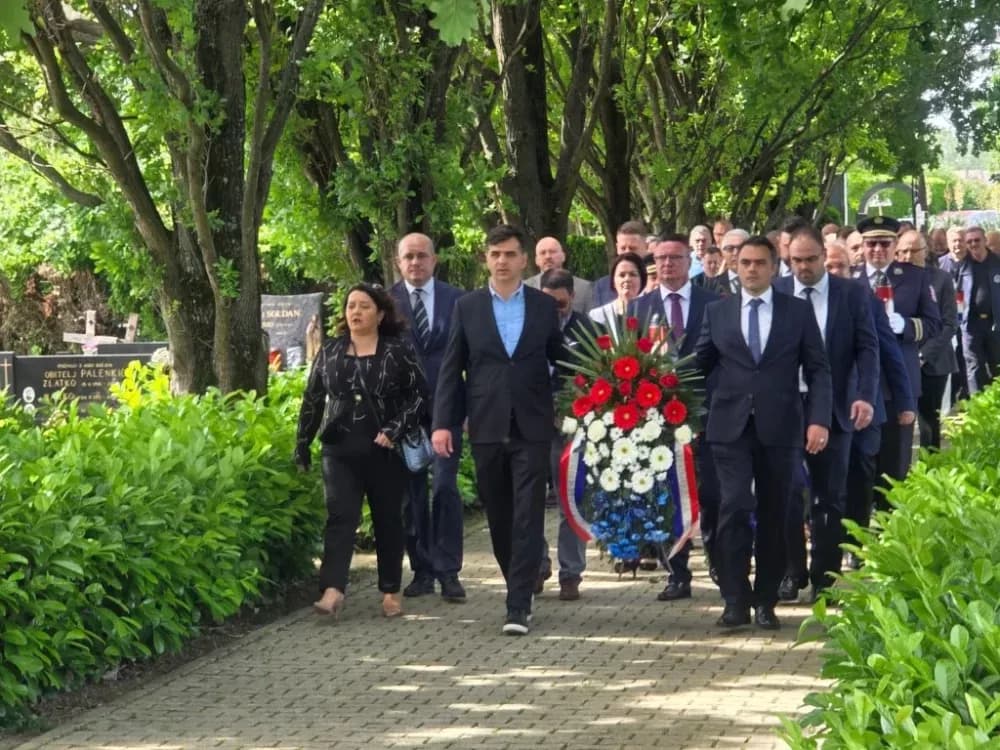 DAN DRŽAVNOSTI: Više delegaciha odale dužnu počast žrtvama Domovinskog rata
