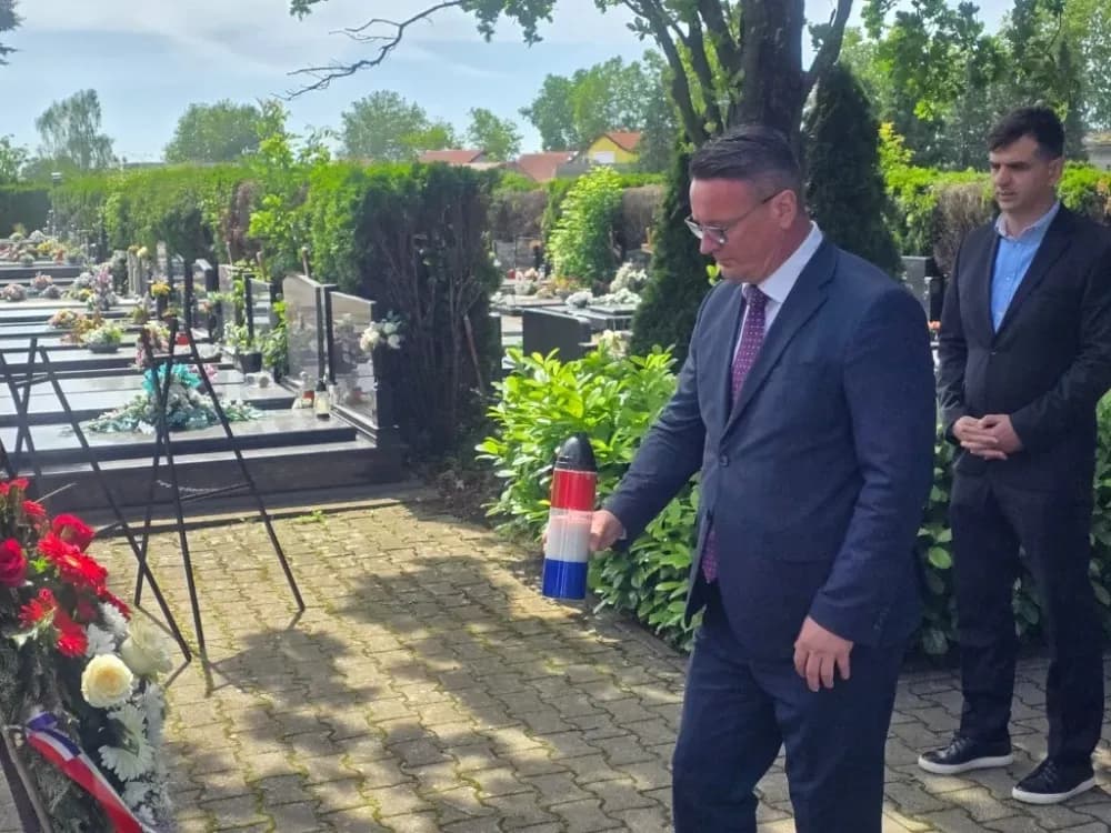 DAN DRŽAVNOSTI: Više delegaciha odale dužnu počast žrtvama Domovinskog rata