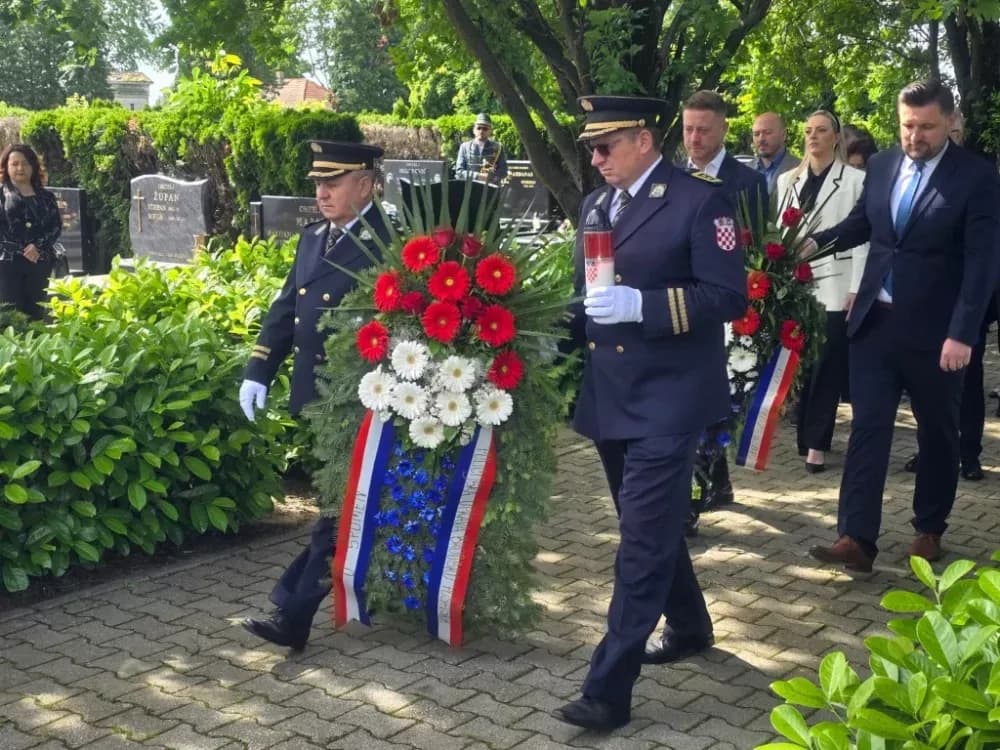 DAN DRŽAVNOSTI: Više delegaciha odale dužnu počast žrtvama Domovinskog rata