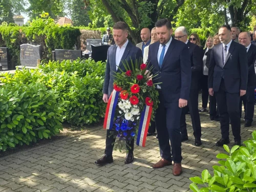 DAN DRŽAVNOSTI: Više delegaciha odale dužnu počast žrtvama Domovinskog rata