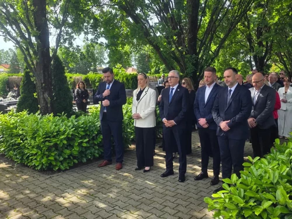 DAN DRŽAVNOSTI: Više delegaciha odale dužnu počast žrtvama Domovinskog rata