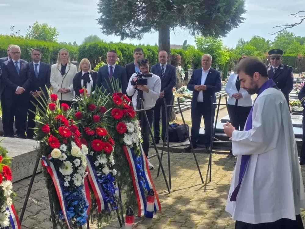 DAN DRŽAVNOSTI: Više delegaciha odale dužnu počast žrtvama Domovinskog rata