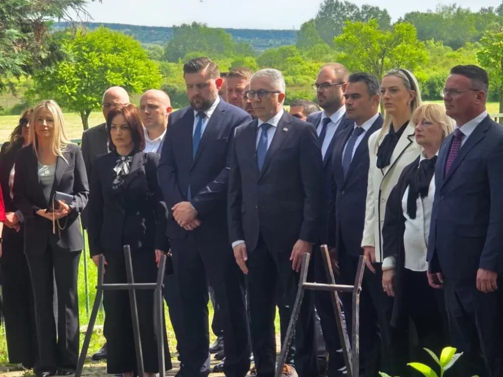 DAN DRŽAVNOSTI: Više delegaciha odale dužnu počast žrtvama Domovinskog rata