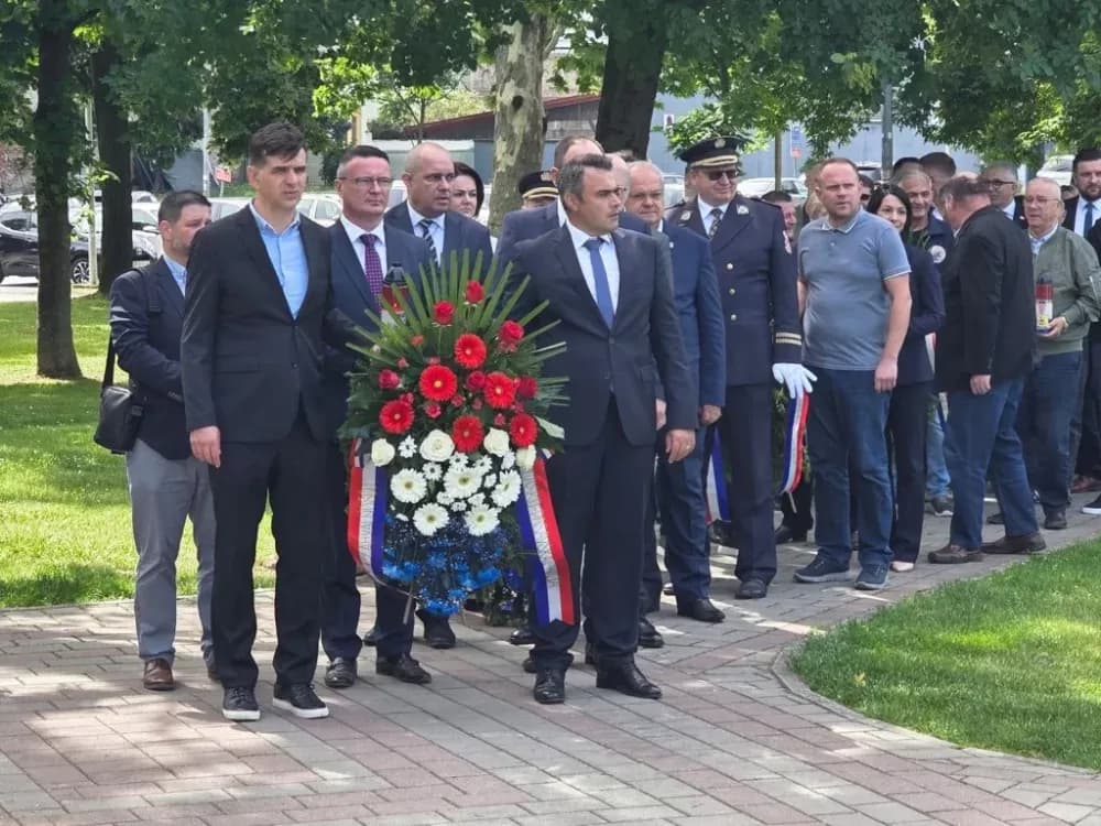 DAN DRŽAVNOSTI: Više delegaciha odale dužnu počast žrtvama Domovinskog rata