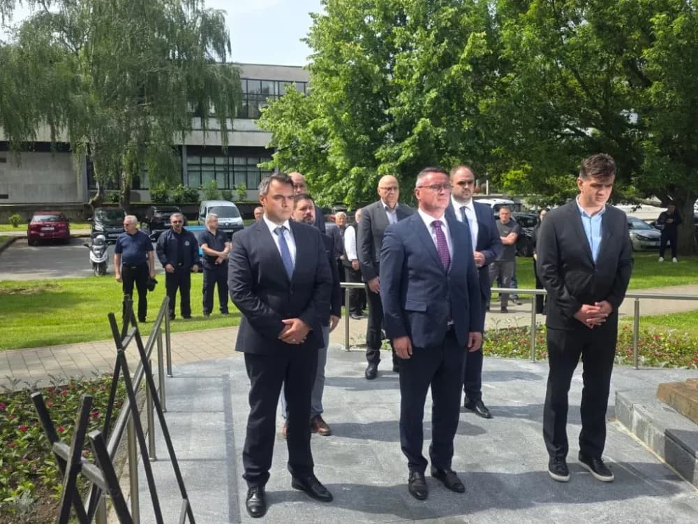 DAN DRŽAVNOSTI: Više delegaciha odale dužnu počast žrtvama Domovinskog rata
