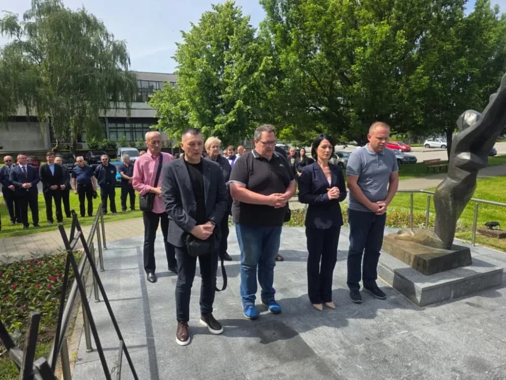 DAN DRŽAVNOSTI: Više delegaciha odale dužnu počast žrtvama Domovinskog rata