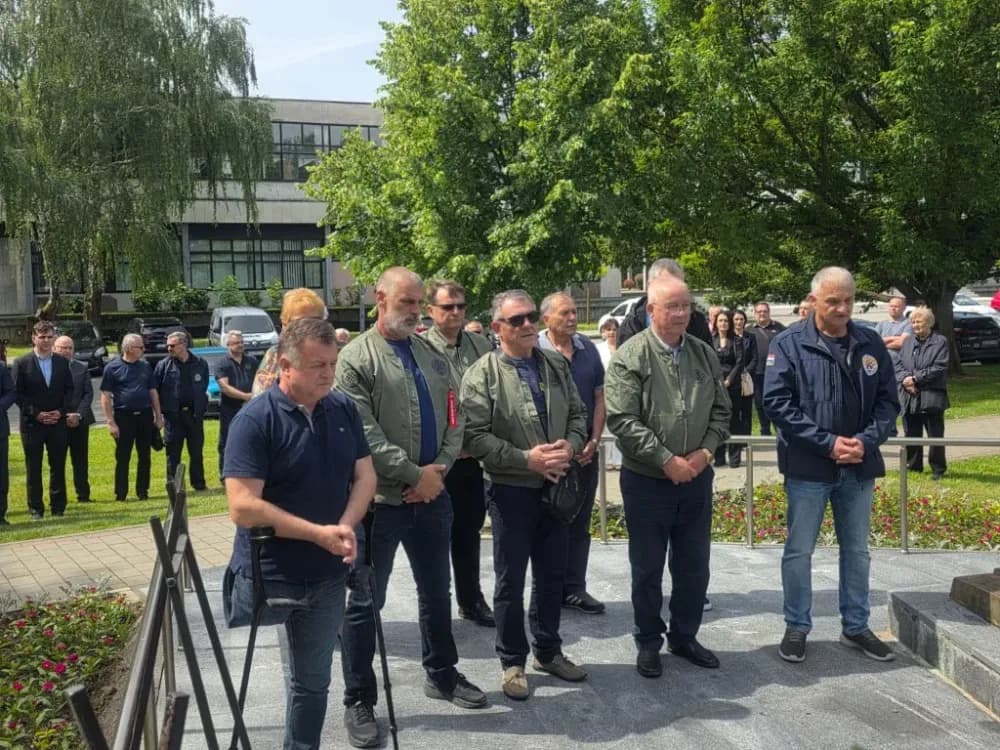 DAN DRŽAVNOSTI: Više delegaciha odale dužnu počast žrtvama Domovinskog rata