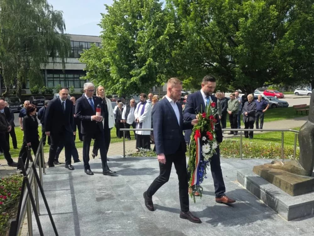 DAN DRŽAVNOSTI: Više delegaciha odale dužnu počast žrtvama Domovinskog rata