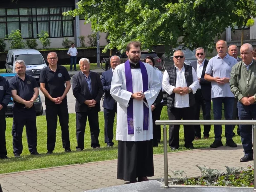 DAN DRŽAVNOSTI: Više delegaciha odale dužnu počast žrtvama Domovinskog rata