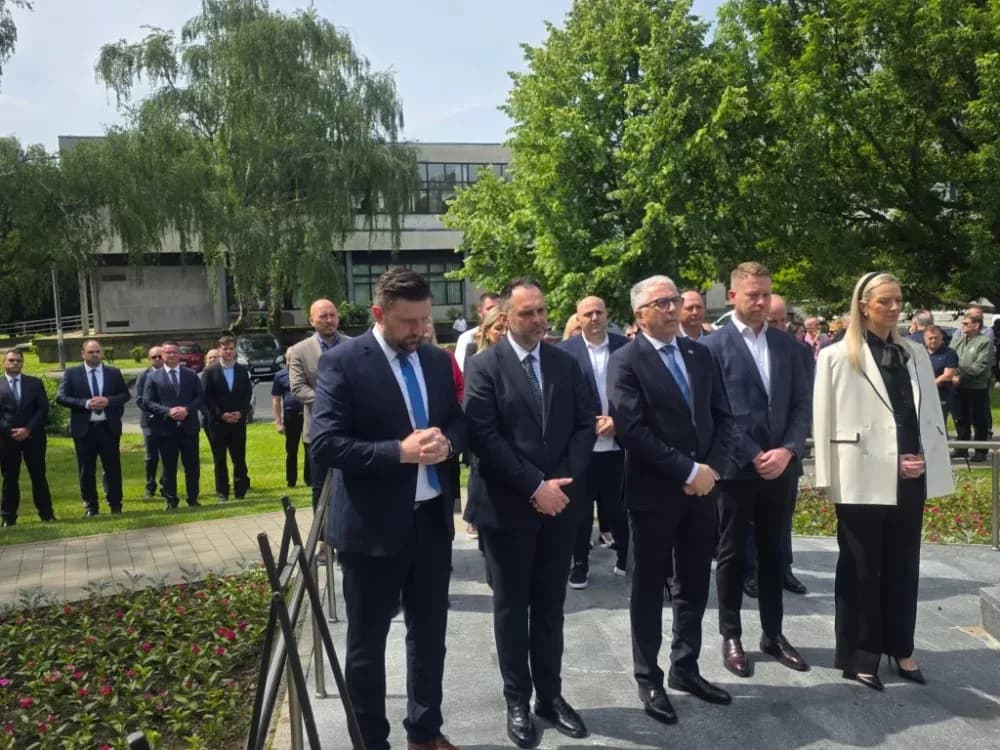 DAN DRŽAVNOSTI: Više delegaciha odale dužnu počast žrtvama Domovinskog rata
