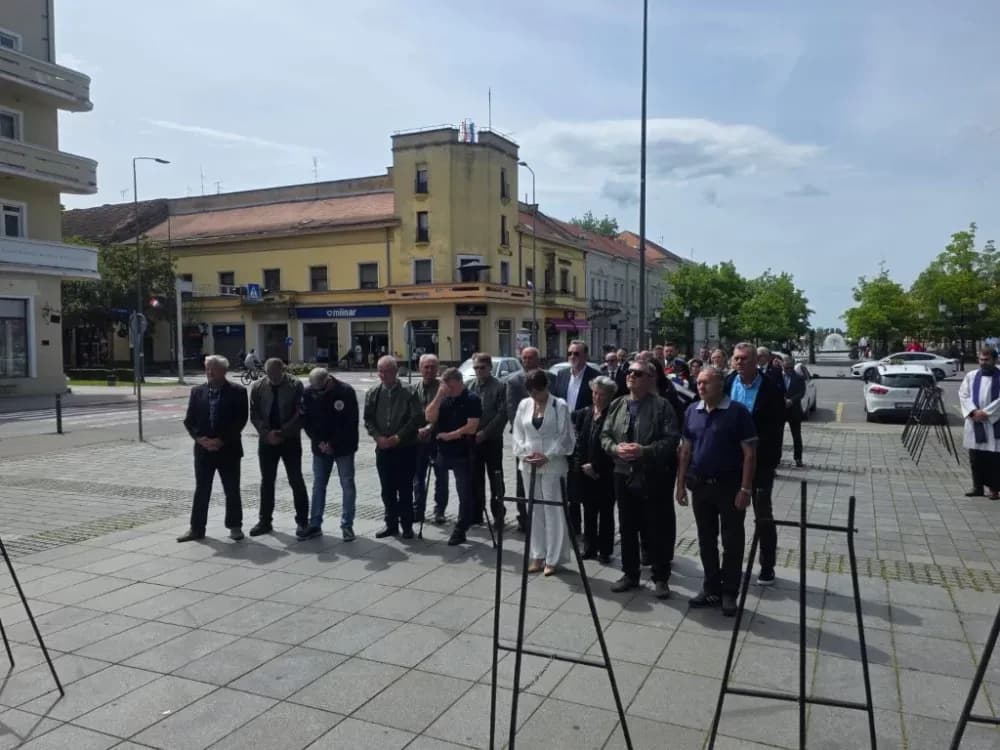 DAN DRŽAVNOSTI: Više delegaciha odale dužnu počast žrtvama Domovinskog rata