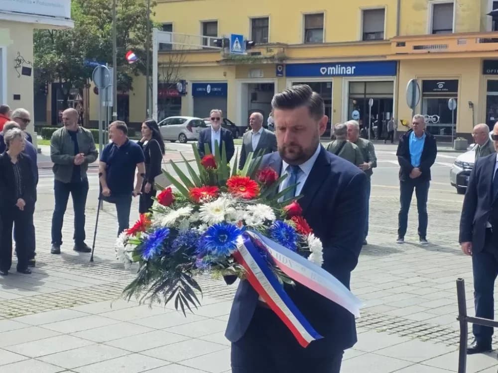 DAN DRŽAVNOSTI: Više delegaciha odale dužnu počast žrtvama Domovinskog rata