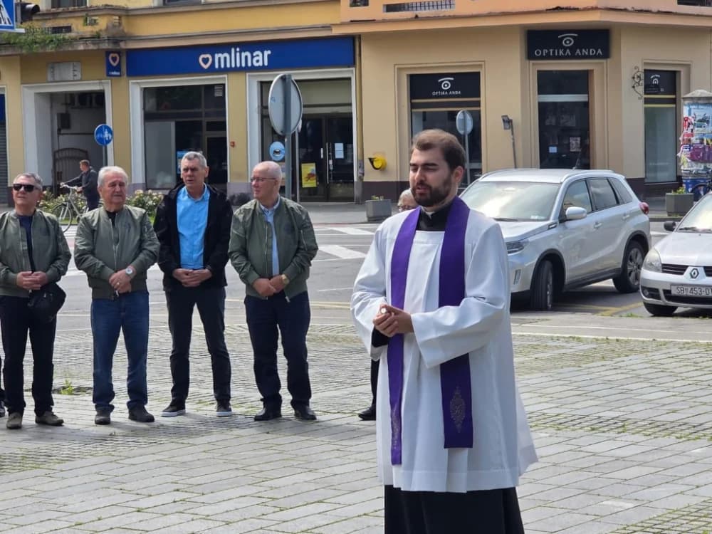 DAN DRŽAVNOSTI: Više delegaciha odale dužnu počast žrtvama Domovinskog rata