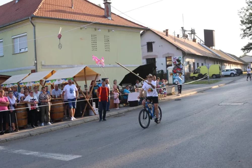 Pobjednik ovogodišnje Vinske alke Mihovil Štivić, a Vinskog maratona Danijel Gomerčić