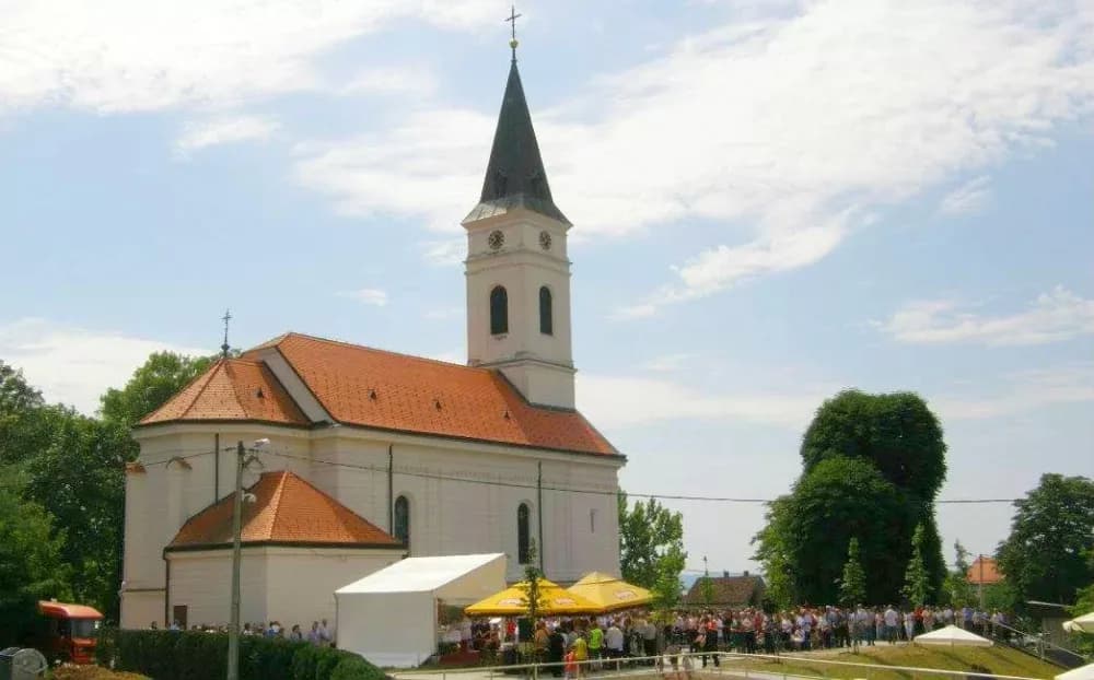 Podvinje očekuje tisuće hodočasnika ʼsvecu cijelog svijetaʼ; evo kad su mise na Antunovo