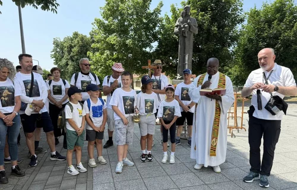 Hodočastili 15 kilometara svetom Anti i spojili dvije župe u dvije države