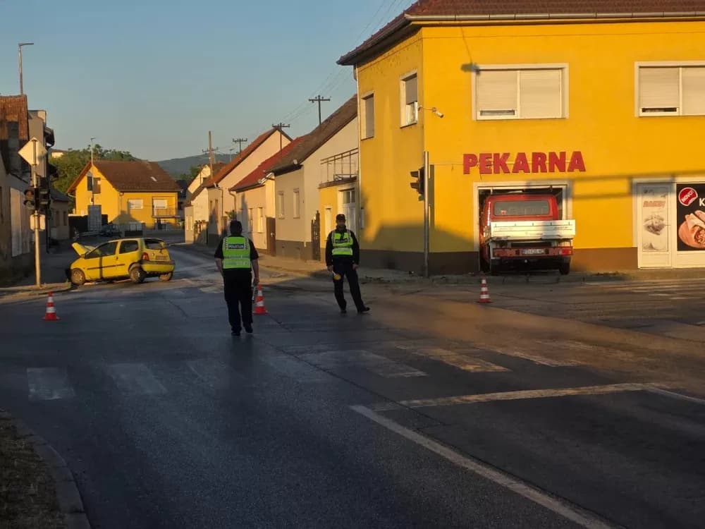 Kaos u Požegi: Vozilom uletio u pekaru – pet osoba ozlijeđenih