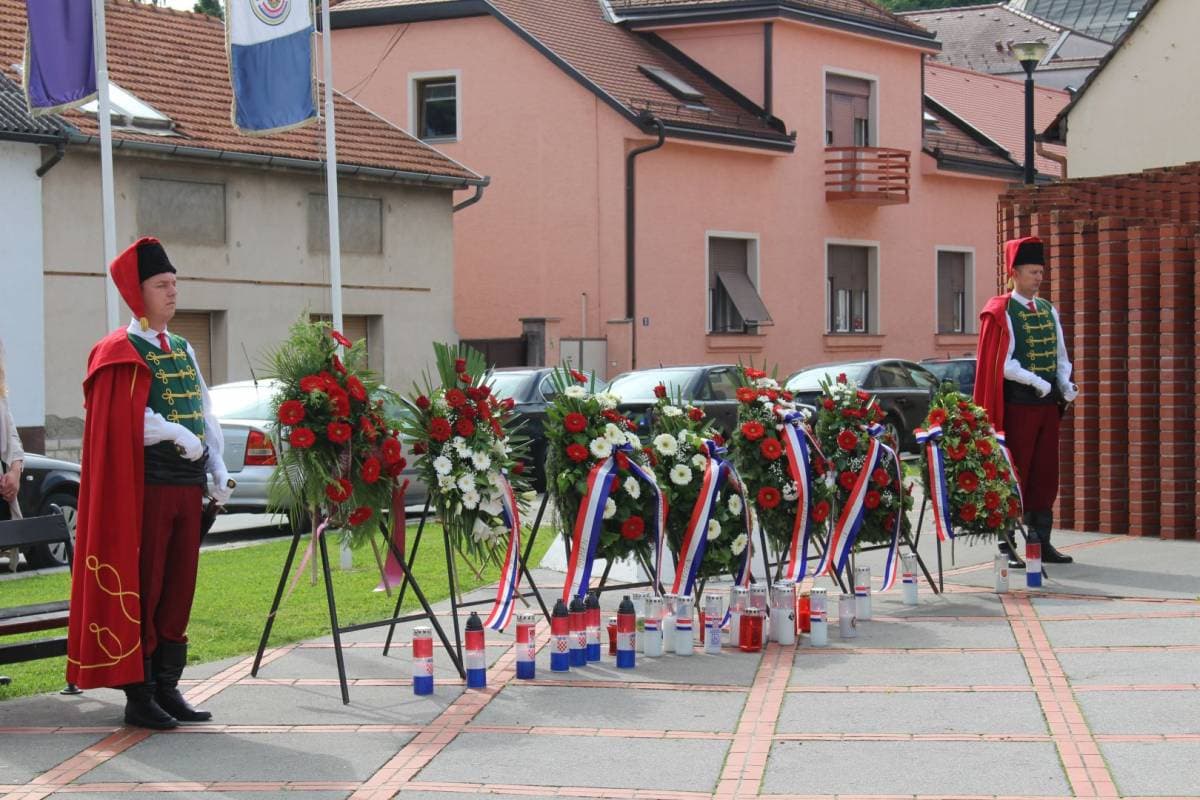 Proslavljen dan svega svijeta - tisuće vjernika na hodočašću svetog Ante u Podvinju