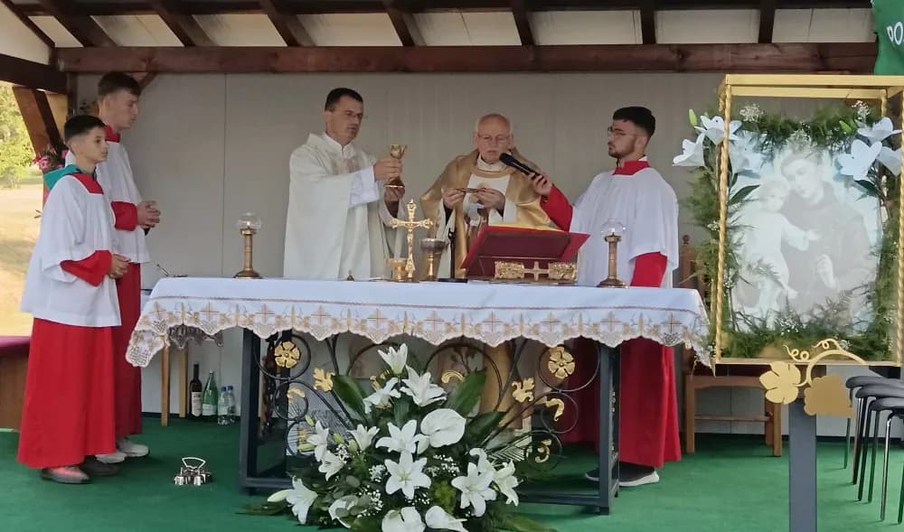 Proslavljen dan svega svijeta - tisuće vjernika na hodočašću svetog Ante u Podvinju