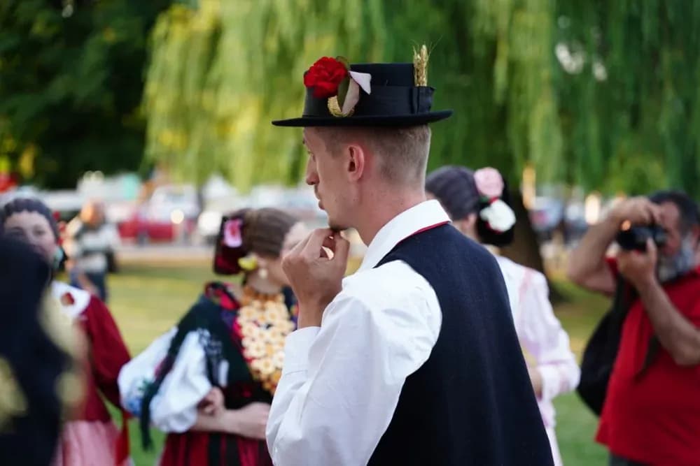 LJETO U SIBINJU: Brojna publika oduševljena nastupom KUD-ova i Slavonskih lola