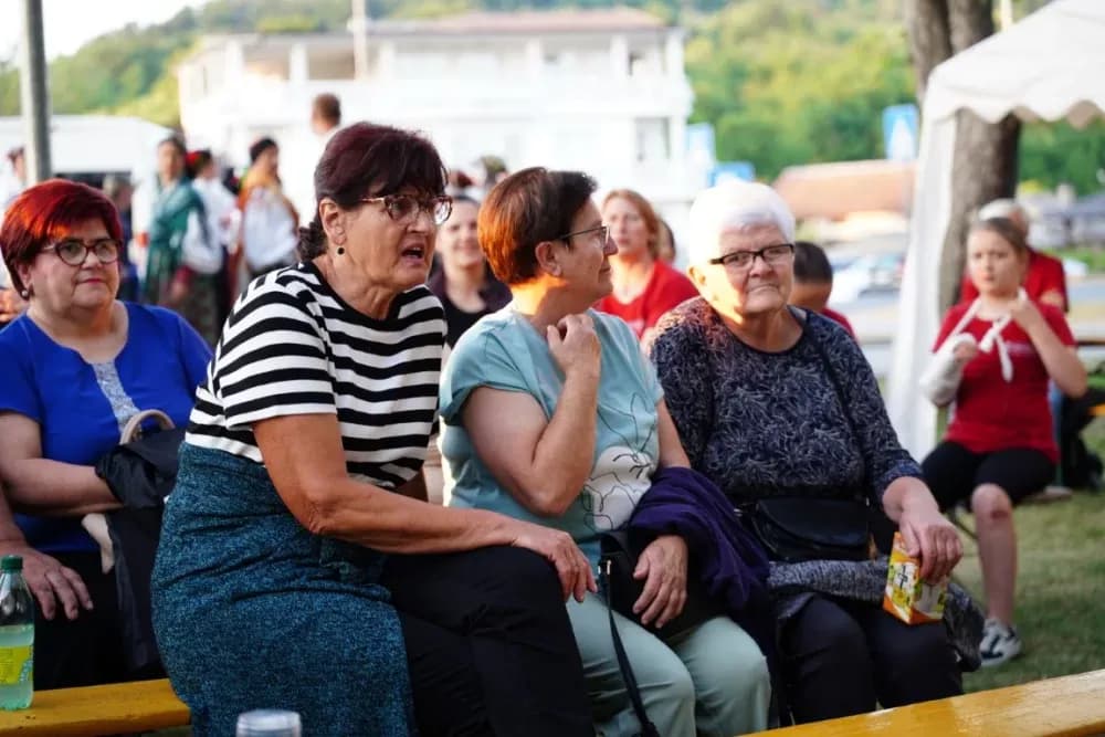 LJETO U SIBINJU: Brojna publika oduševljena nastupom KUD-ova i Slavonskih lola